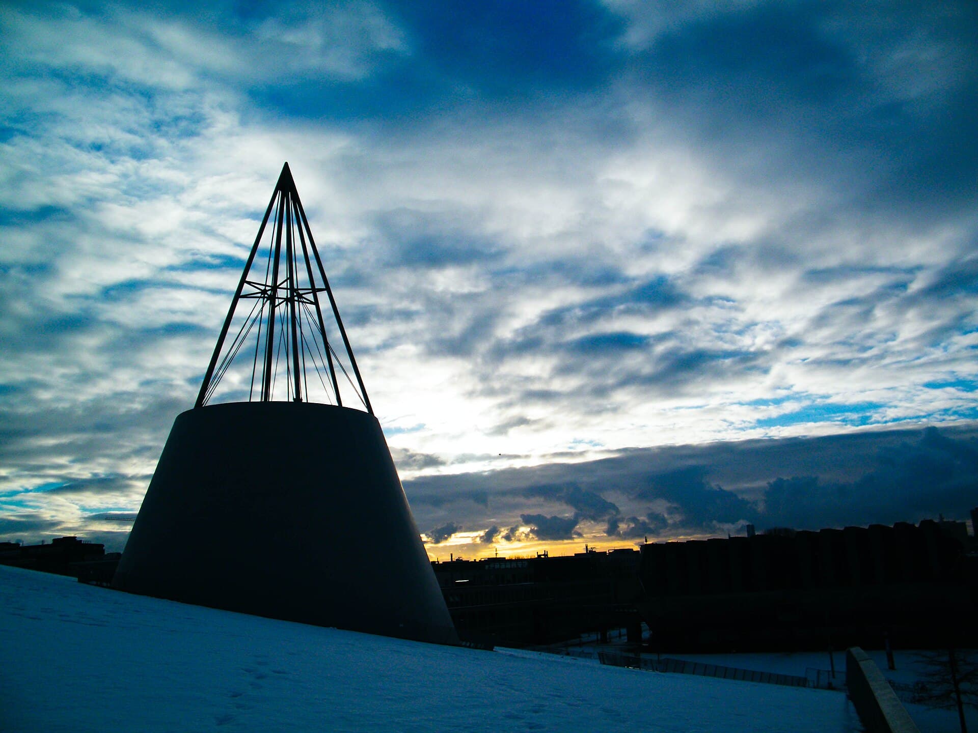 The grass-roofed library of TU Delft